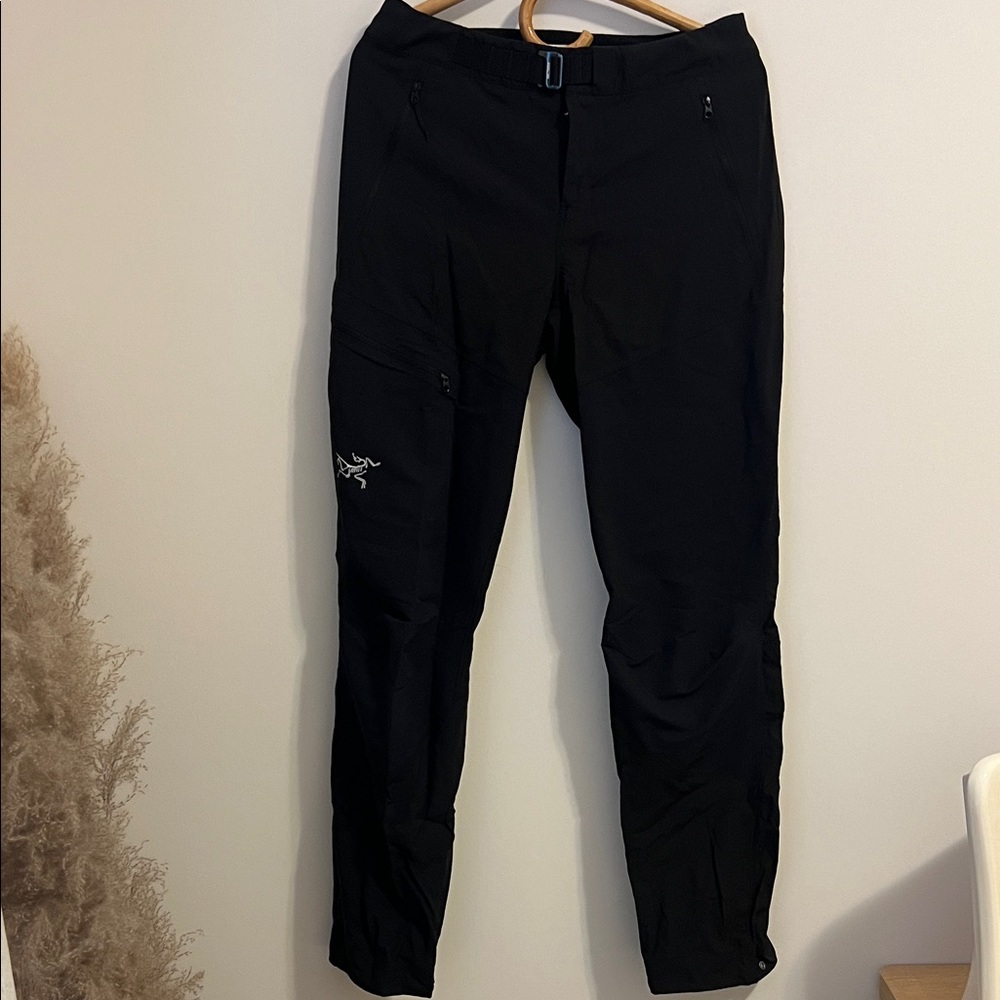 Arc'teryx Black Women's Track Pants Joggers
